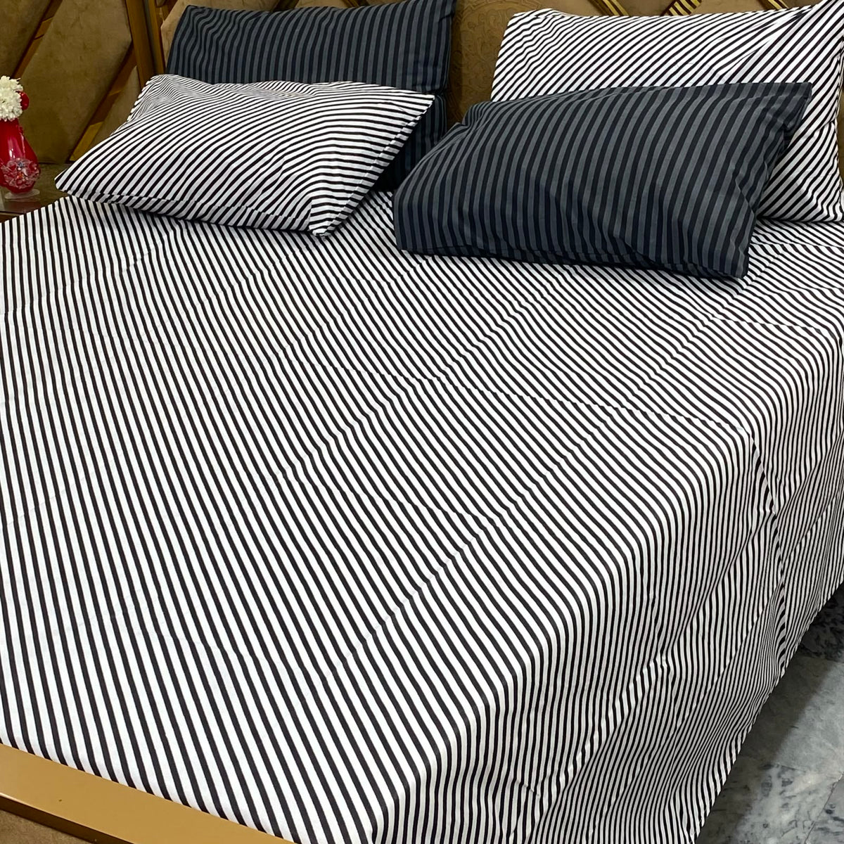 Monochrome Pinstripe - 5 Pc Export Quality Pure Cotton Bedsheet Set